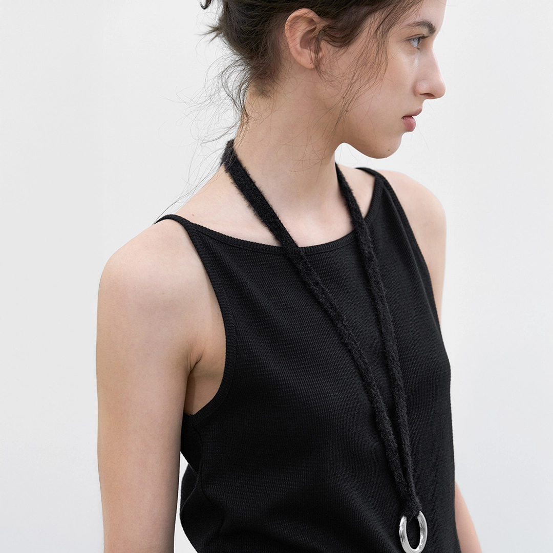 아뜰리에 나인 (Z-T-6930)ESSENTIAL SOLID SLEEVELESS TEE 상품 이미지 1