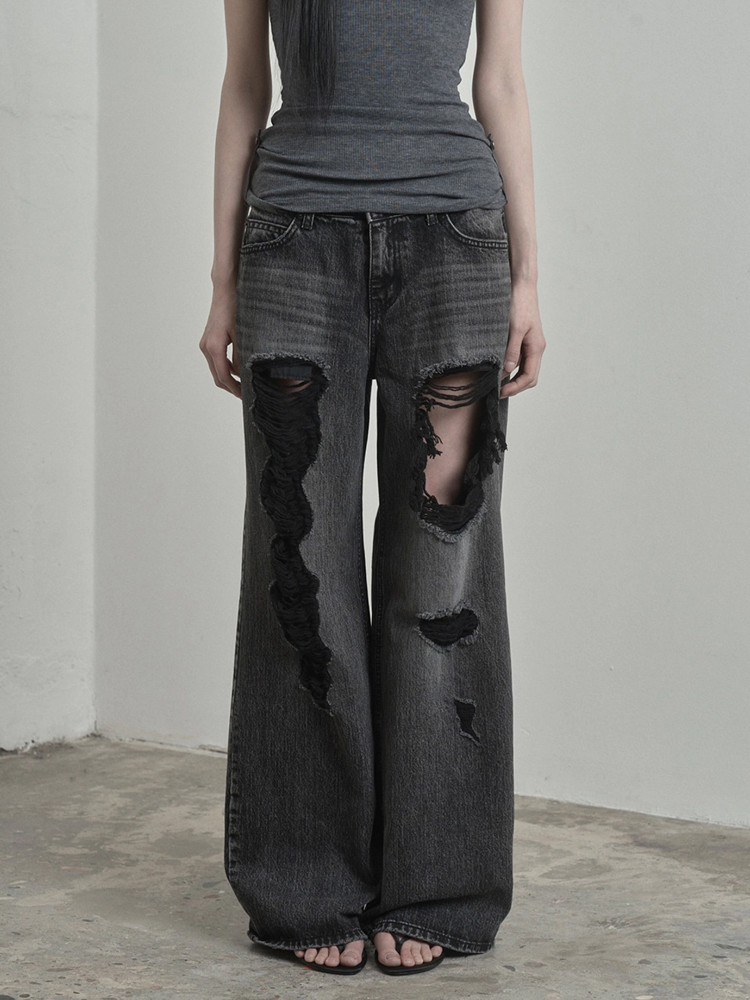 이네기 Aged Distressed Denim Pants (black) 상품 이미지 2
