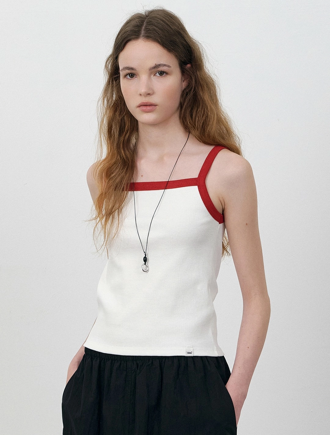 로에일 Fruit embroidery square neck tank top_Ivory 상품 이미지 1