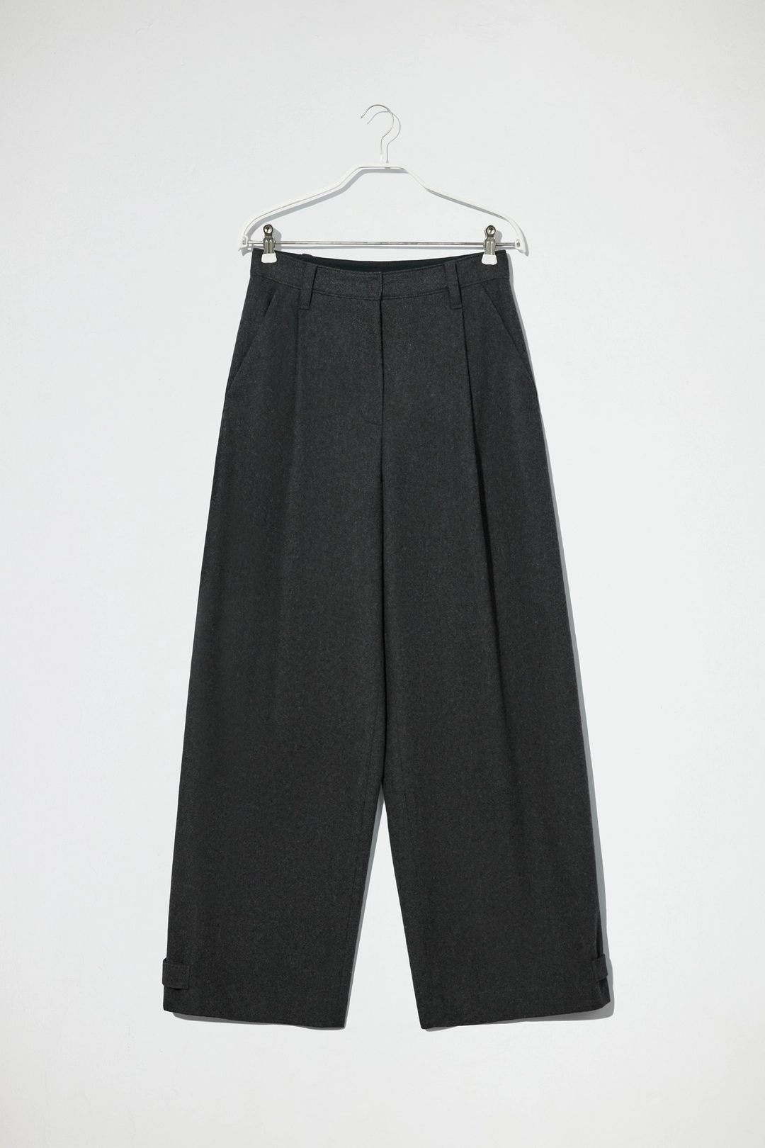 엔오르 WOOL BLEND ADJUSTABLE HEM PANTS - DARK GREY 상품 이미지 1
