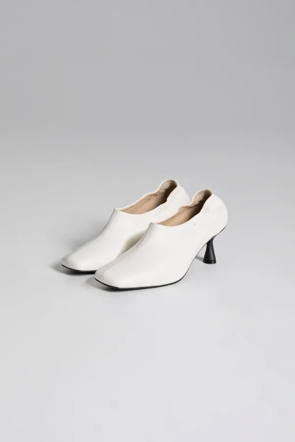 Enzo square pumps (Ivory)