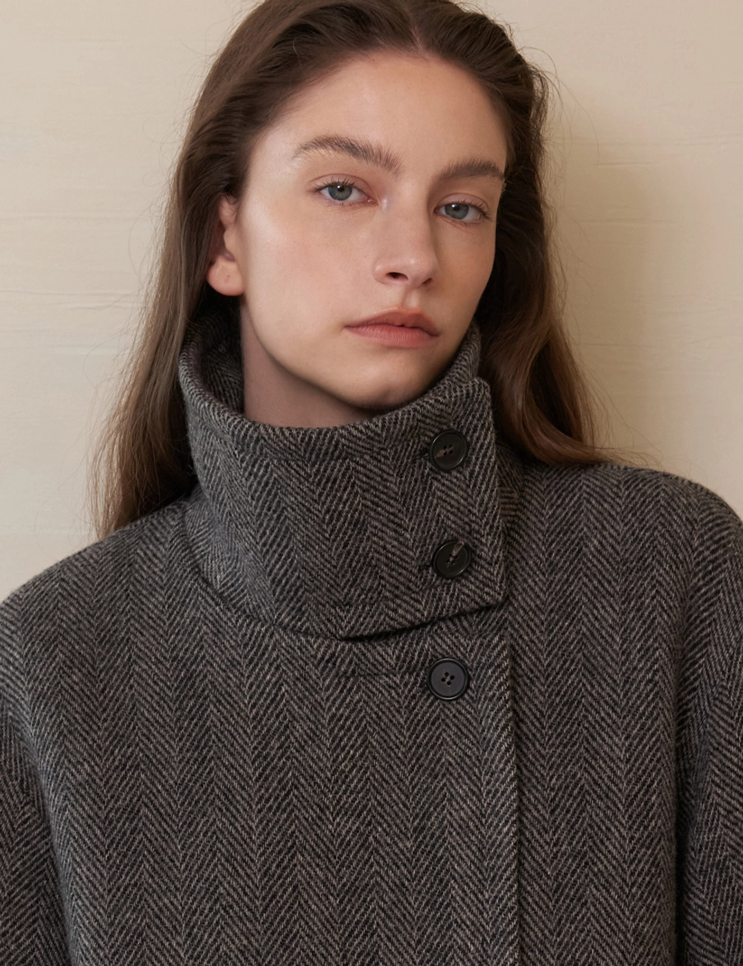 노미나떼 Herringbone Wool 100 Funnel Neck Coat (Black & White) 상품 이미지 3