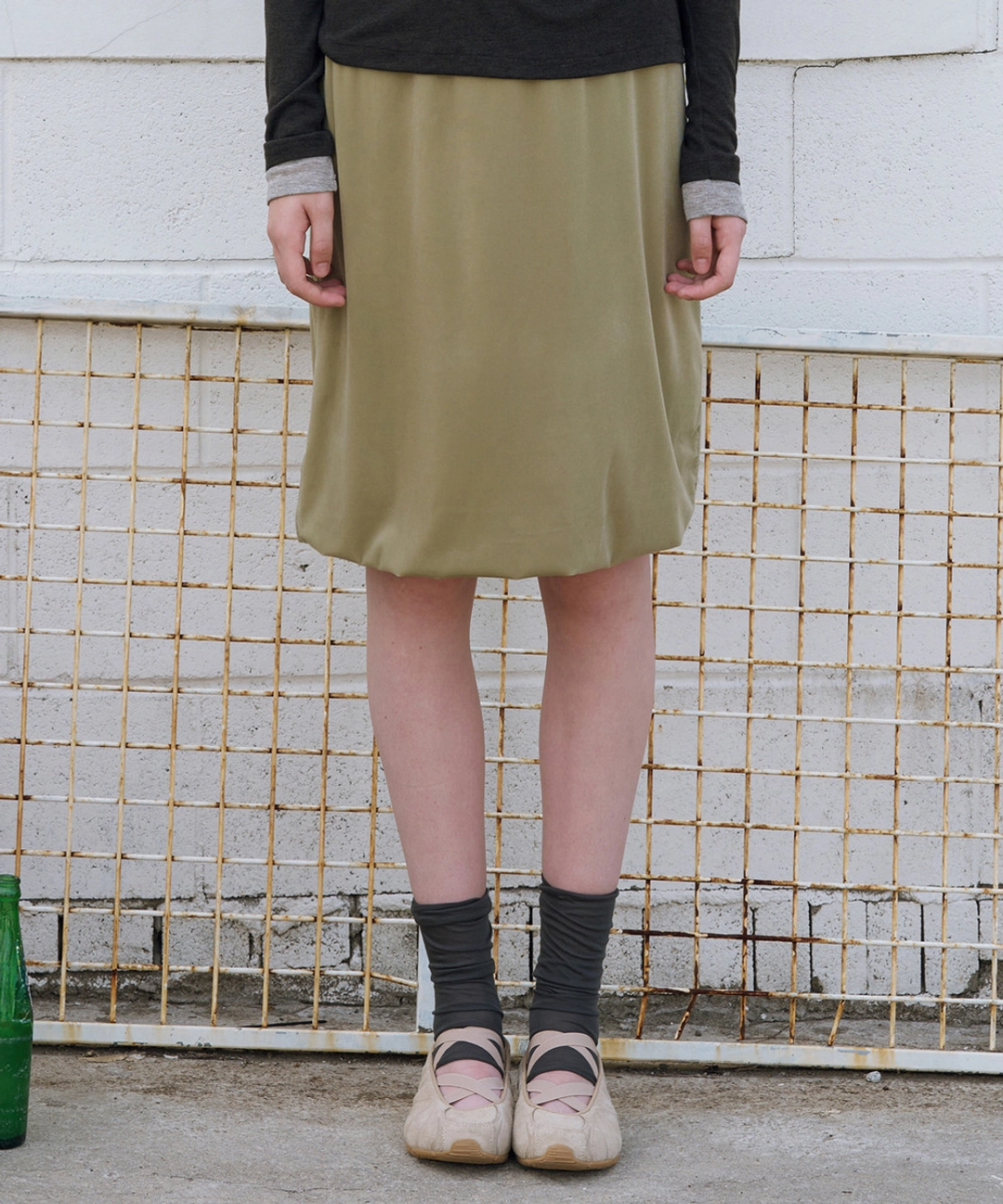 반원 아뜰리에 P3330 벨루어 미디 스커트_Olive green 상품 이미지 2