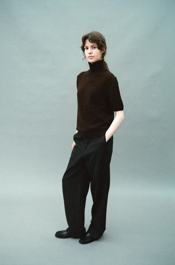 Mocio high neck knit (Dark brown)