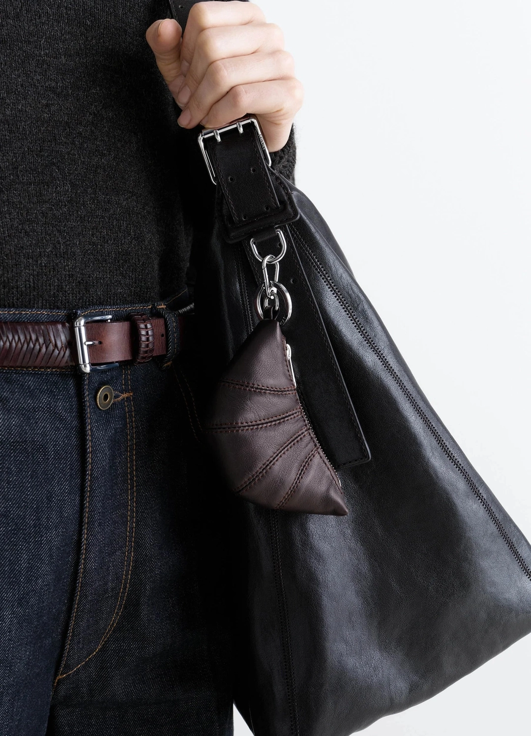 르메르 MINI CROISSANT KEYRING IN LEATHER 상품 이미지 2