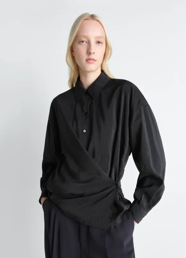 STRAIGHT COLLAR TWISTED SHIRT IN DRY SILK