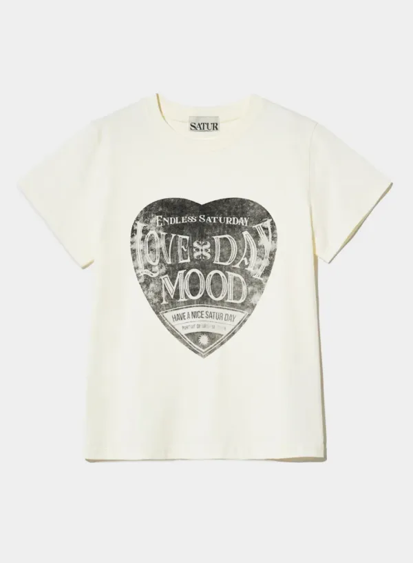 (W) Saturday Retro Mood Graphic T-Shirt - Vintage White