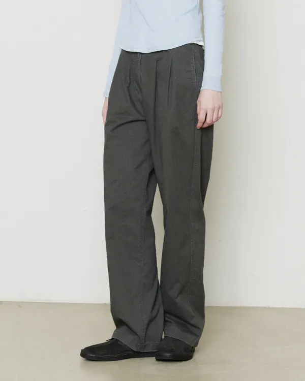 W Washed Two Tuck Pants, Charcoal