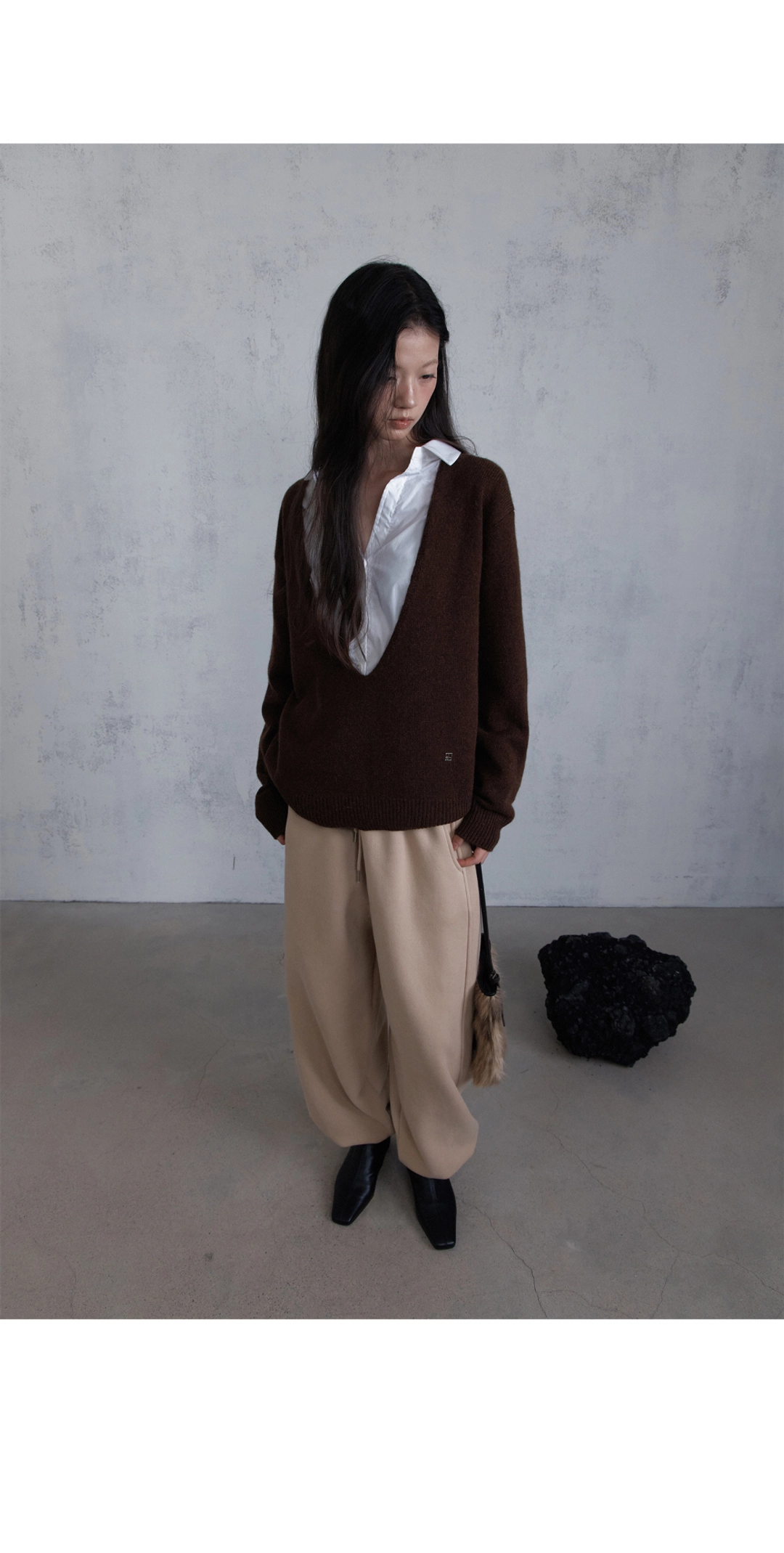 오디에스 Exclusive [Cashmere] Deep Cut V Knit (Brown) 상품 이미지 2