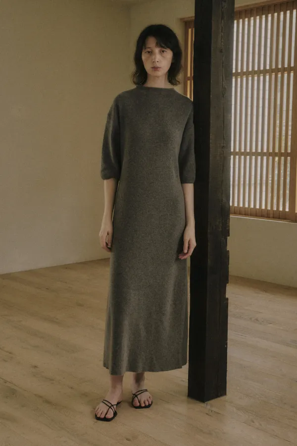 BAYEN HIGH-NECK KNIT LONG DRESS_GRAY