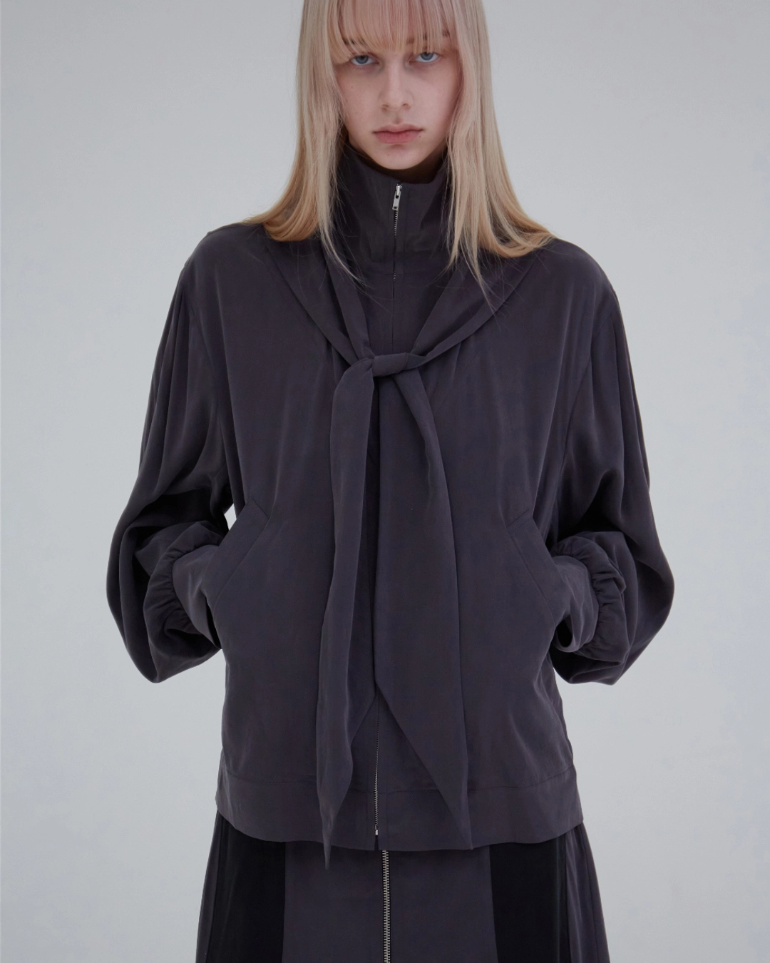 지수리 Strap blouson - Charcoal 상품 이미지 3