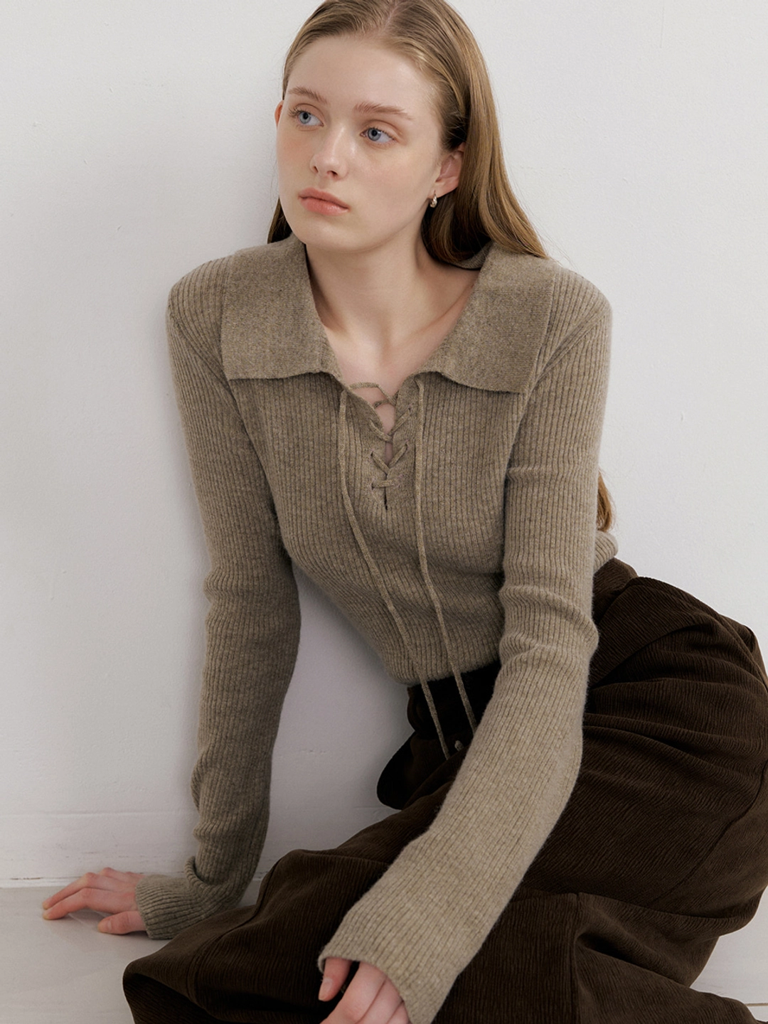 아워코모스 comos 1584 lace-up collar ribbed knit (3color) 상품 이미지 1