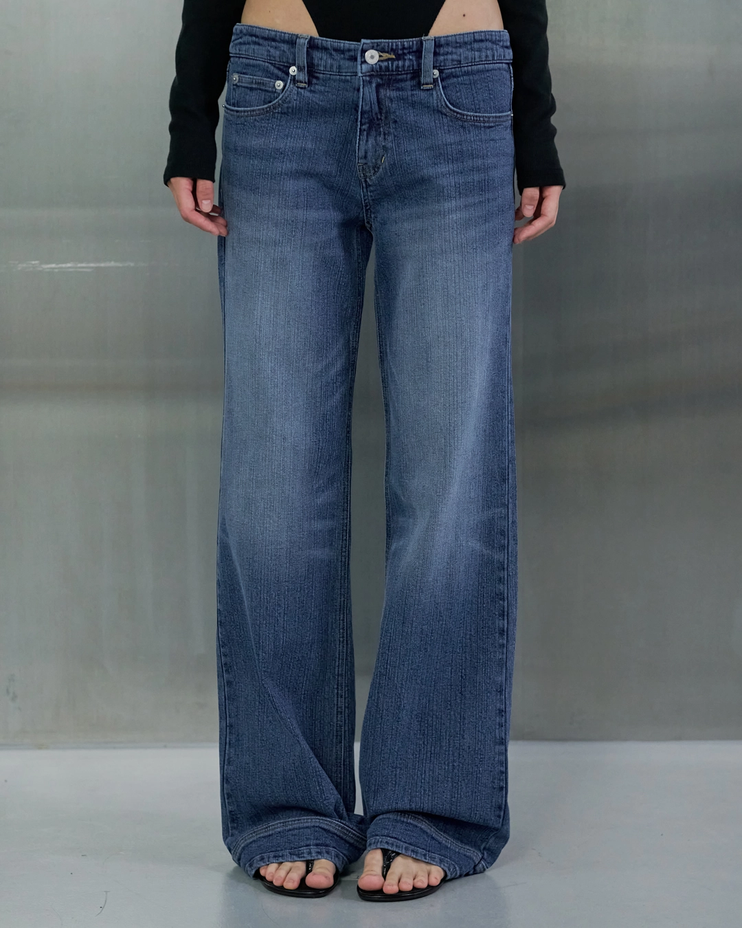 오데스 [9/18 예약 출고] ZOEY BOOTCUT JEANS - BLUE 상품 이미지 1