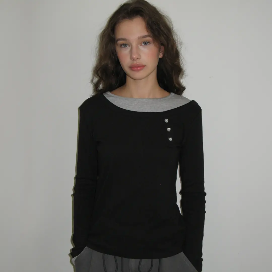 론론 UNBALANCE HEART BUTTON LAYERED T SHIRT BLACK 상품 이미지 2