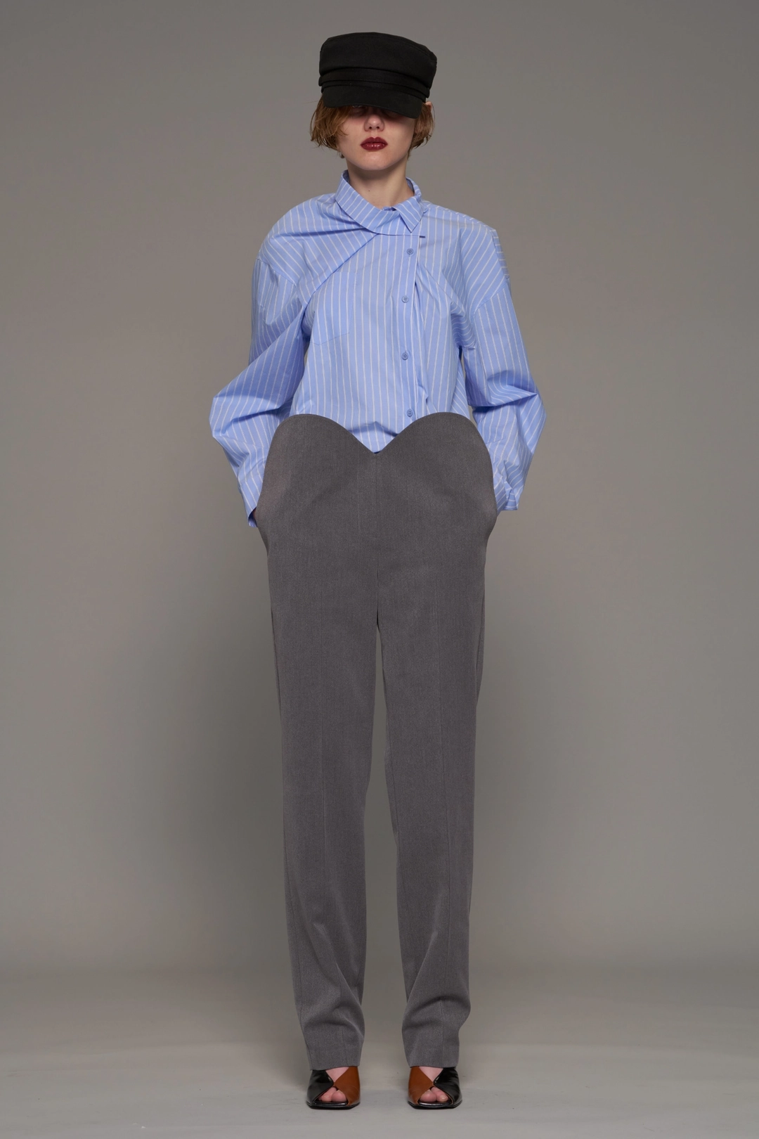 푸쉬버튼 FW26 BLUE STRIPE ASYMMETRIC RELAXED SHIRT 상품 이미지 1