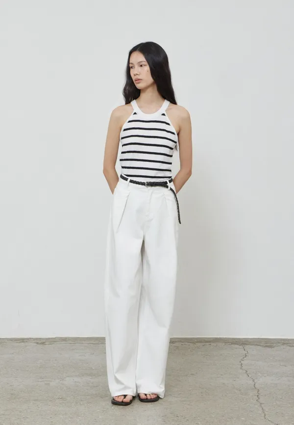 PIN TUCK WIDE FIT DENIM PANTS - WHITE