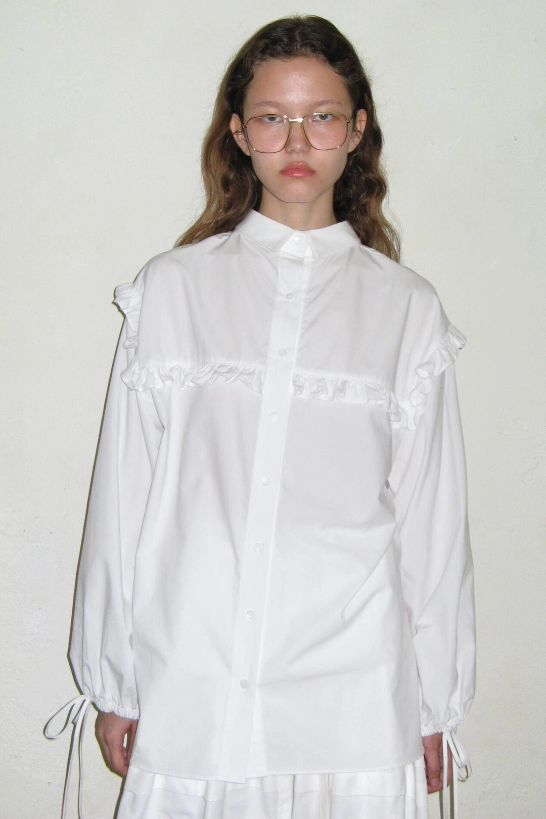 시눈 Ruffle Two-Way Blouse (White) 상품 이미지 1