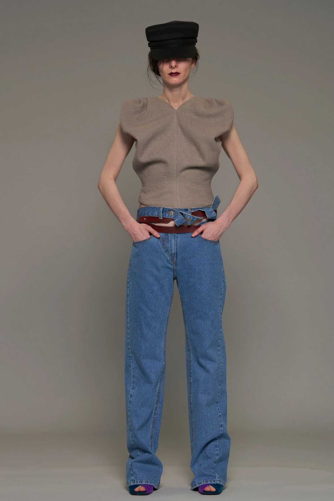 푸쉬버튼 FW26 GRAY DRAPED STRUCTURED CROP TOP 상품 이미지 1