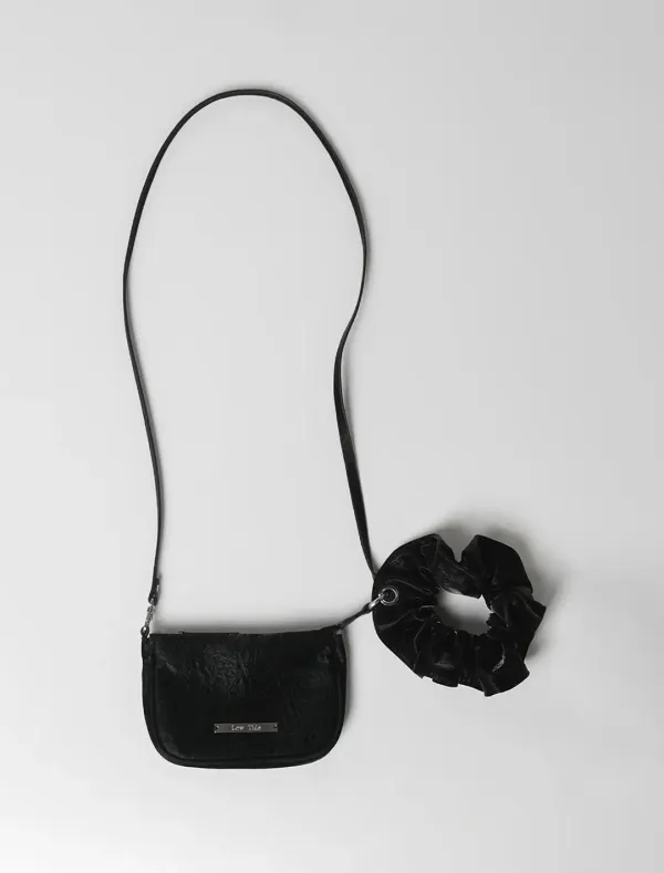 SCRUNCHIE MINI BAG [BLACK]