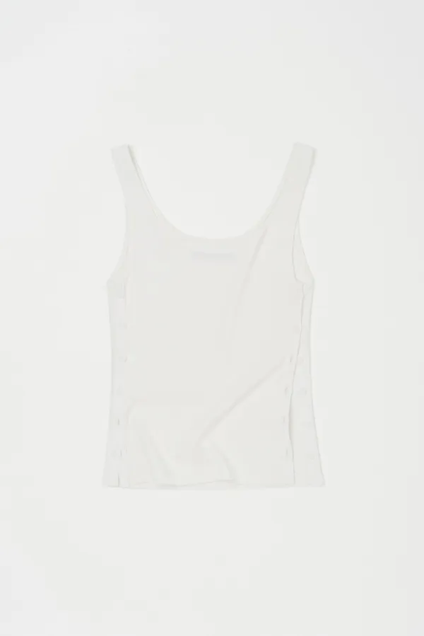 SIDE-BUTTON DETAIL SLEEVELESS TOP IN WHITE