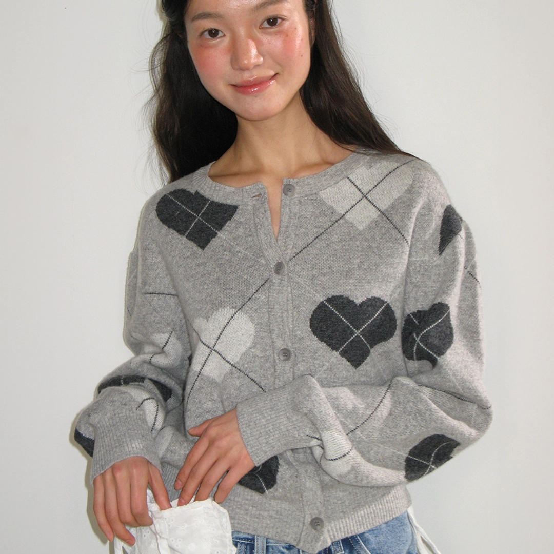 론론 HEART ARGYLE BASIC KNIT CARDIGAN GREY 상품 이미지 2