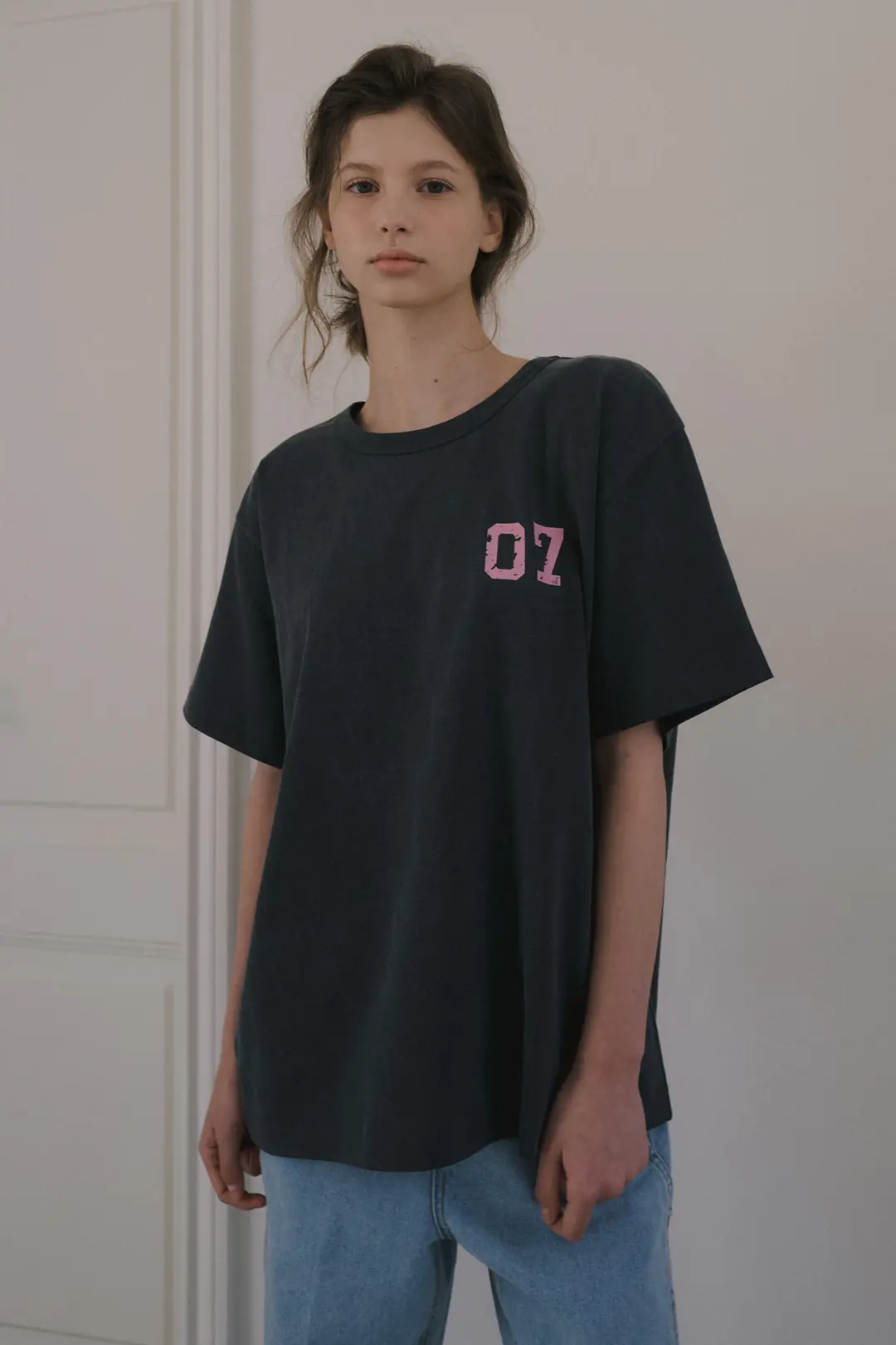 오버듀플레어 VINTAGE LETTER PIGMENT T-SHIRT_CHARCOAL 상품 이미지 2