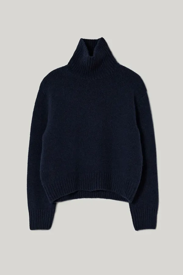 Alpaca turtle neck sweater (French navy)