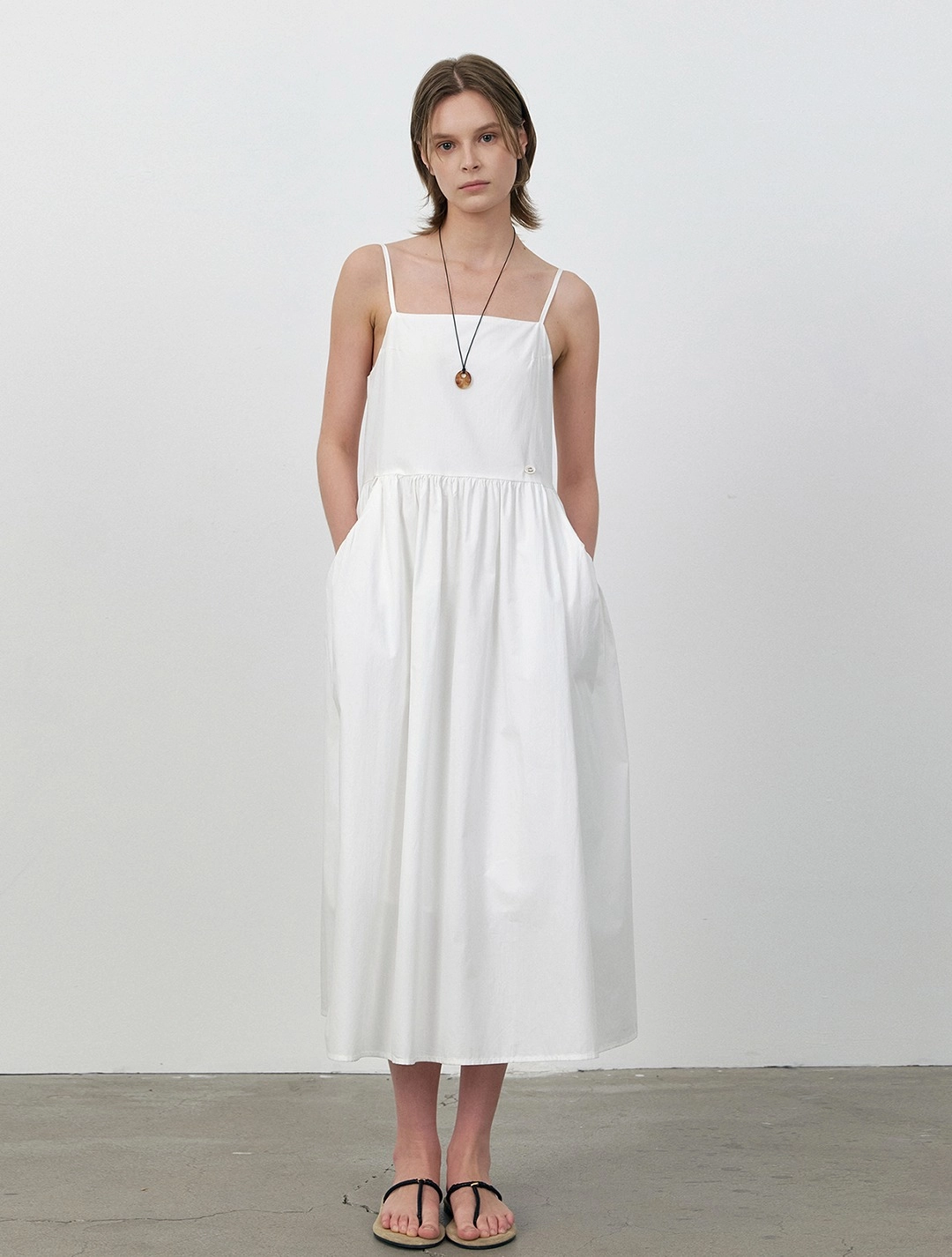 로에일 Gathered cotton maxi sleeveless dress_Ivory 상품 이미지 1