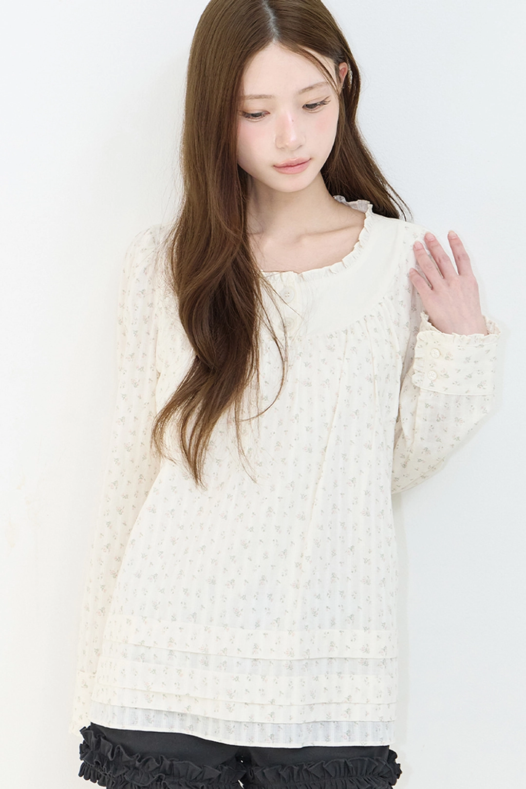 일리고 코티지 프릴 블라우스 아이보리 상품 이미지 3