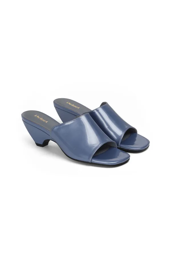 ENAMEL SLIPPERS IN BLUE