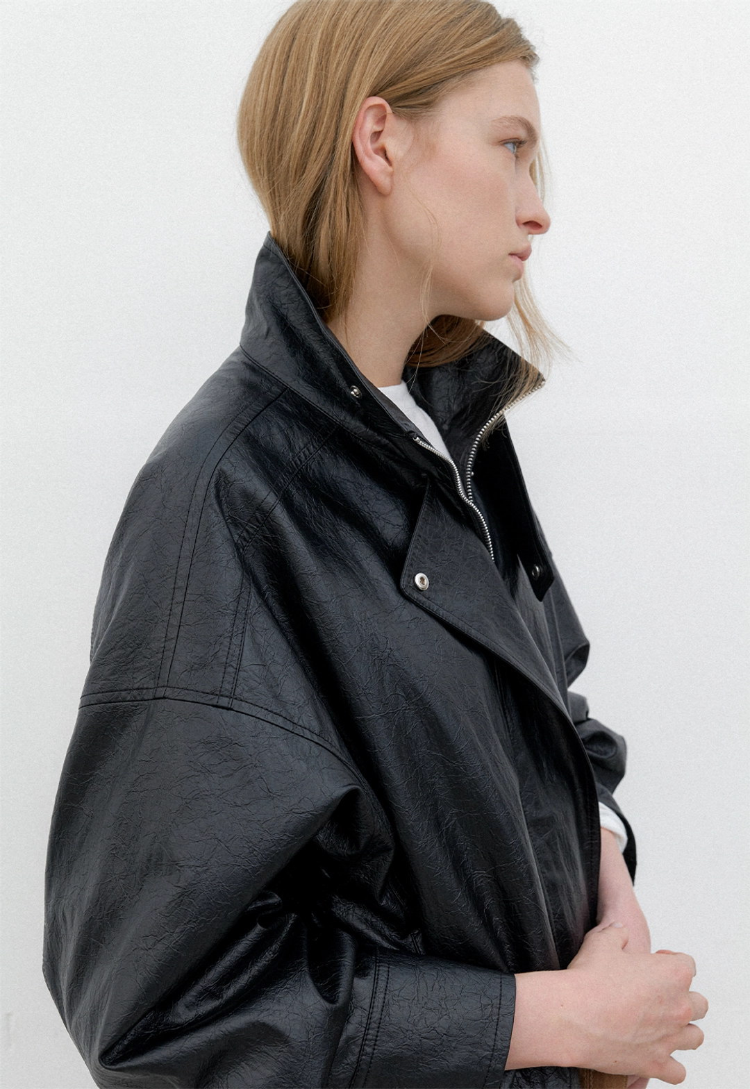 아뜰리에 나인 (JP-592)HIGH NECK OVERFIT LEATHER JUMPER 상품 이미지 3