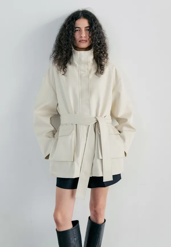 SAFARI HIGH NECK POCKET JACKET - LIGHT BEIGE