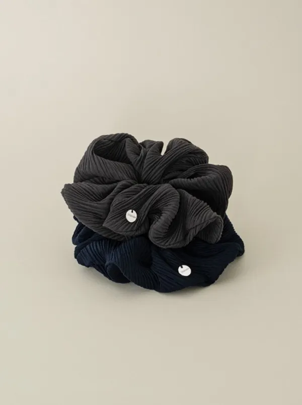 La pli pleats scrunchie