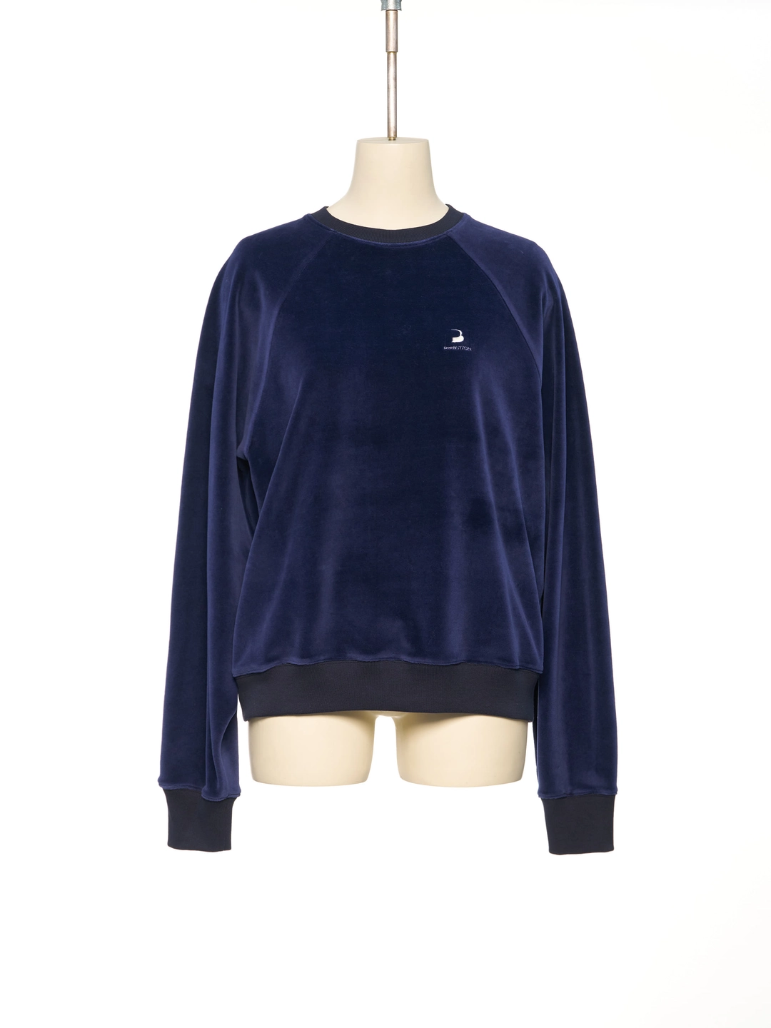 푸쉬버튼 FW26 NAVY VELOUR SWEATSHIRT 상품 이미지 1