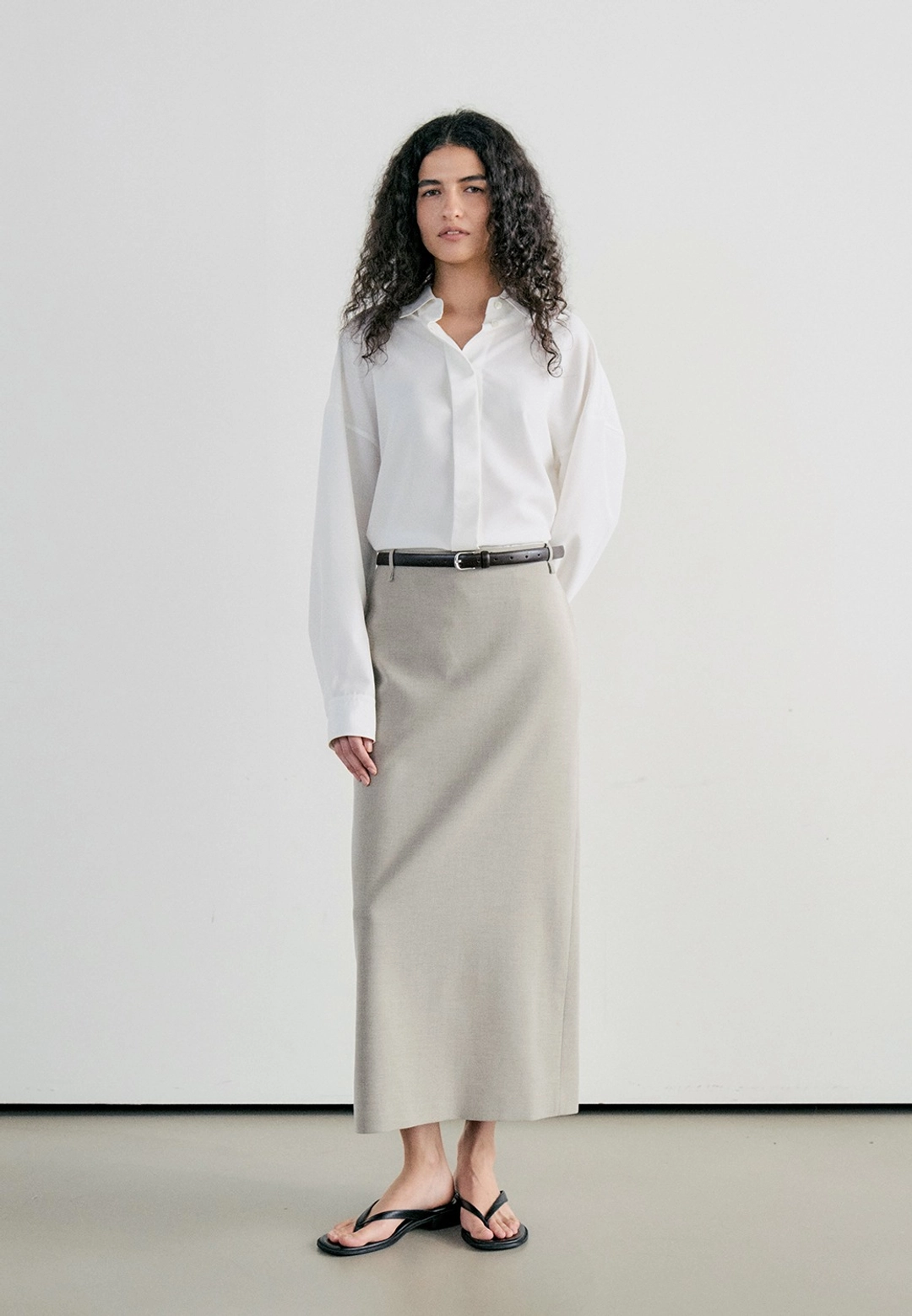 노티아 STANDARD FIT LONG SKIRT - SAND BEIGE 상품 이미지 1