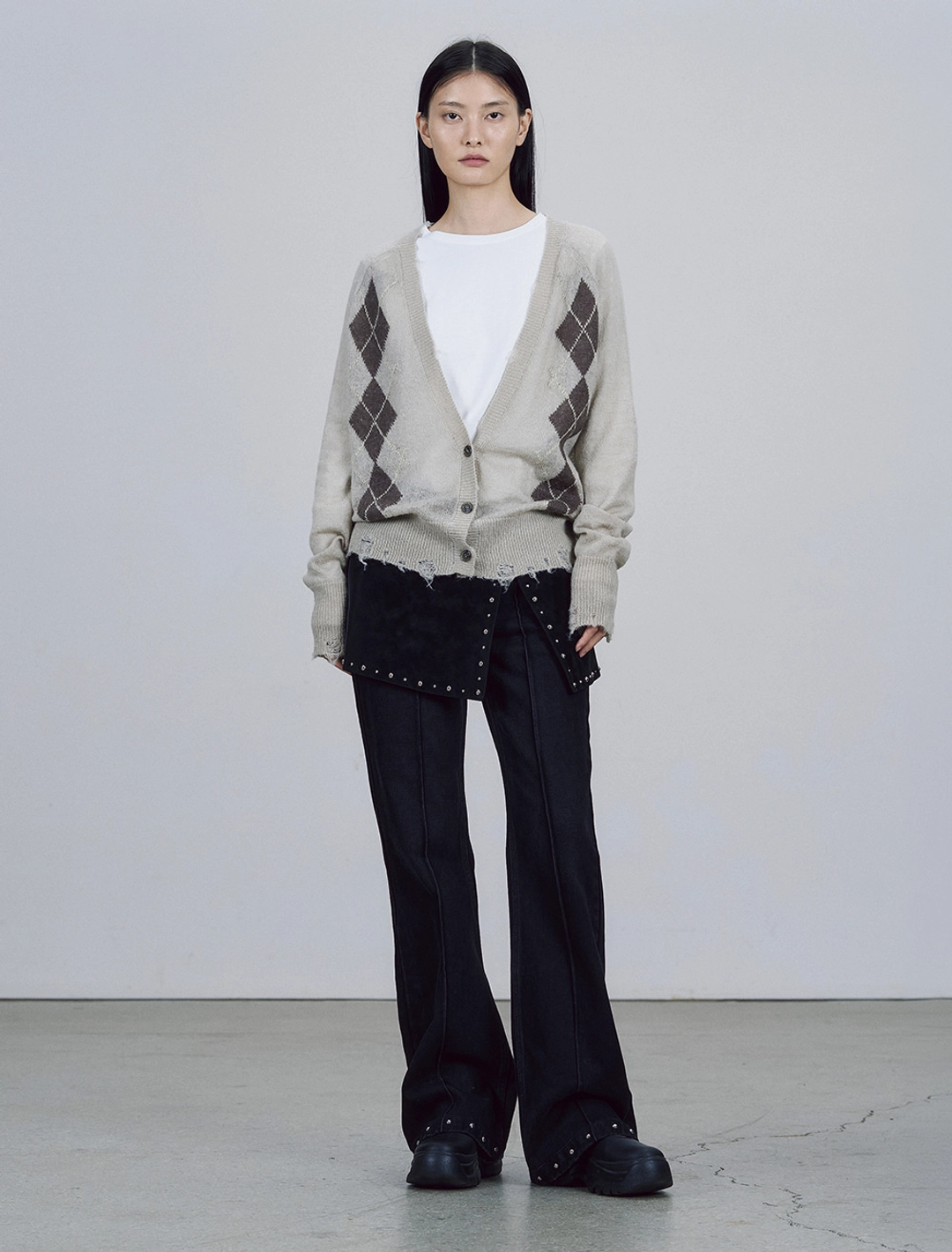 솔티페블 ARGYLE CHECK DESTROYED CARDIGAN [GREY] 상품 이미지 1