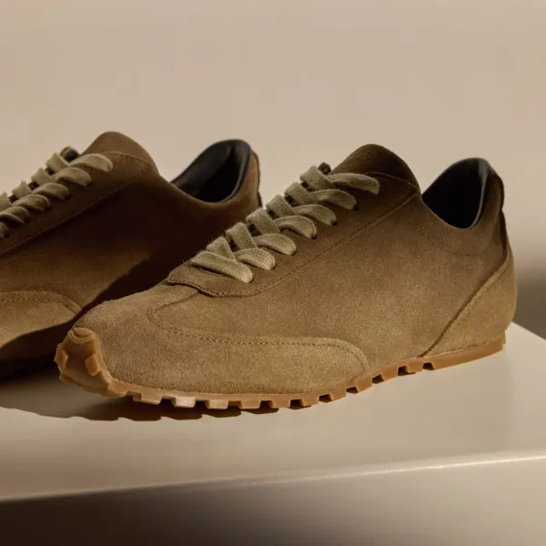 Women's Suede Low Running Sneaker - String