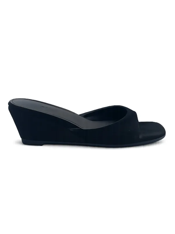 OPEN-TOE WEDGE MULE [BLACK]