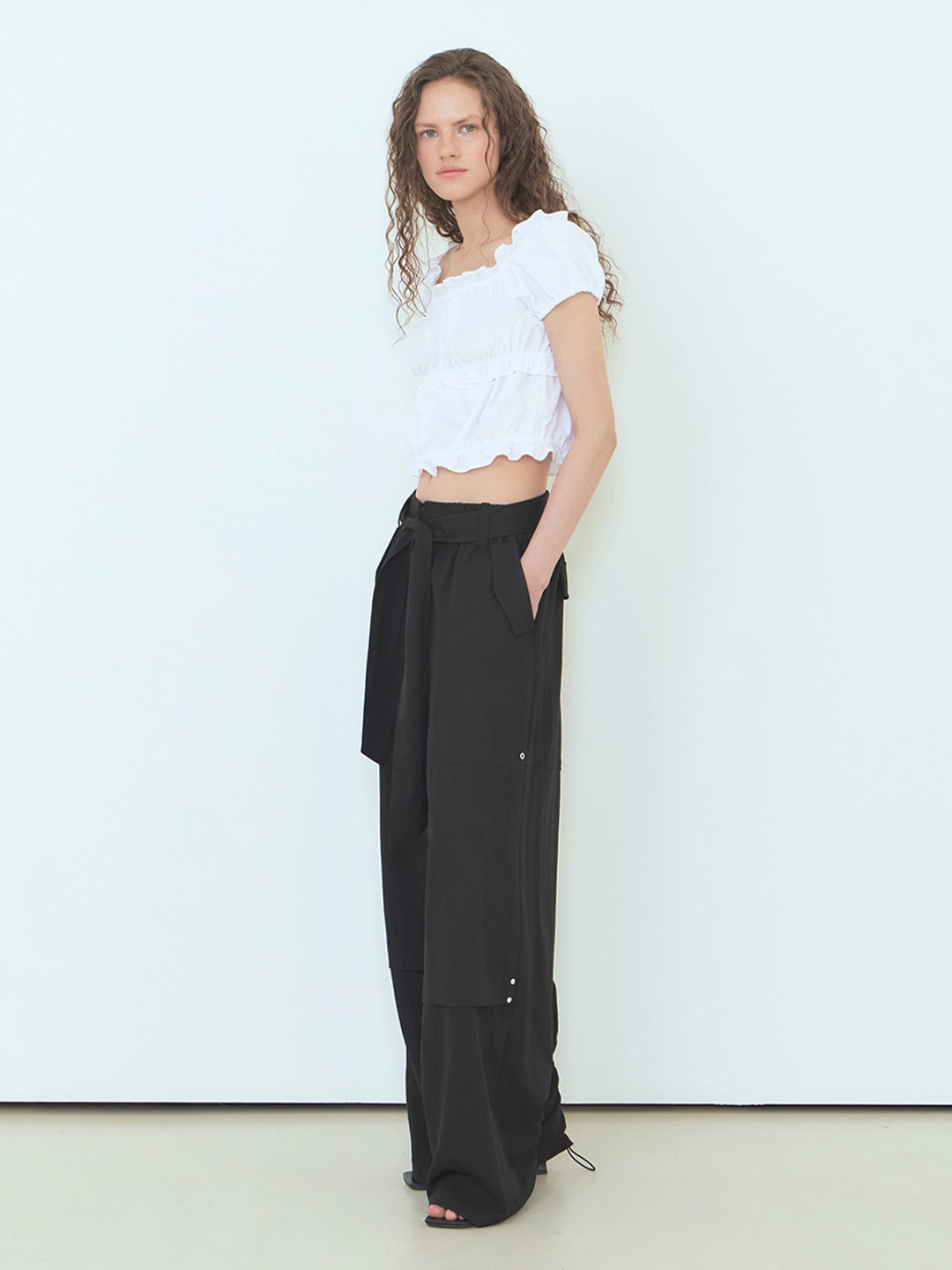 에트몽 Back String Snap Pants, Black 상품 이미지 1