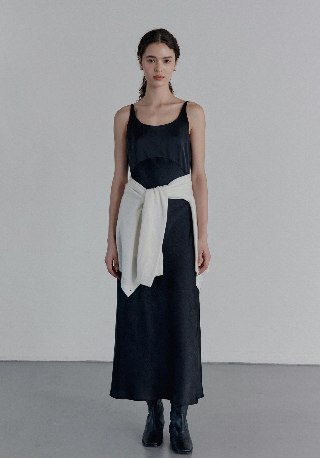엘로주 Celina SIlky Sleeveless Dress (Black) 상품 이미지 2