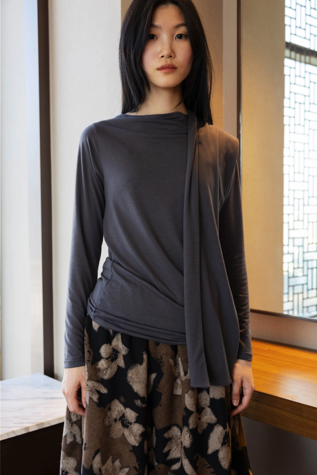 포코포스카 SOFT SCARF LONG-SLEEVE TOP (BLACK) 상품 이미지 2