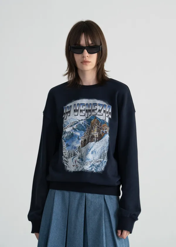 IN VENEZIA GRAPHIC SWEATSHIRT - DARK NAVY