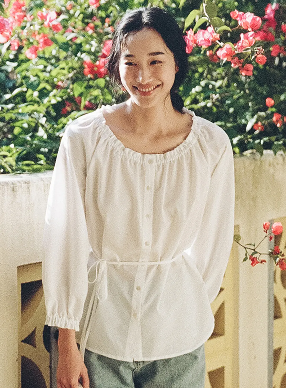 망고매니플리즈 TALIA SHIRRING BLOUSE_WHITE 상품 이미지 2