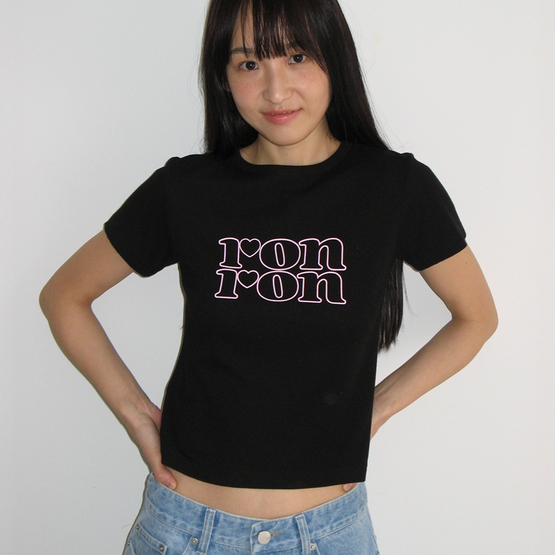 론론 LINE LOGO SLIM CROP T SHIRT BLACK 상품 이미지 2