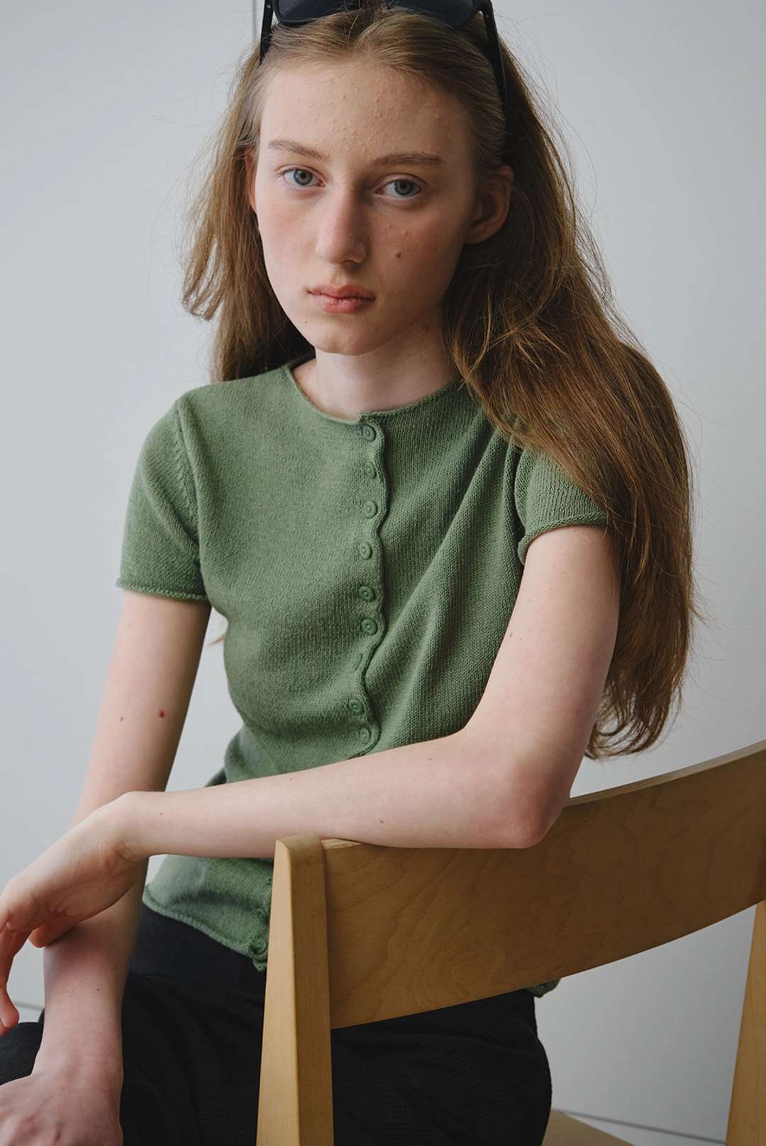 브렌다 브렌든 renee button cardigan - olive 상품 이미지 2