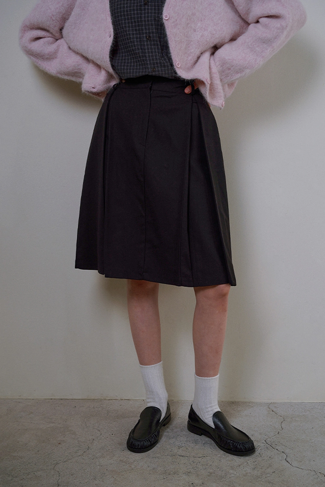 위드아웃썸머 Page pintuck skirt_black 상품 이미지 2