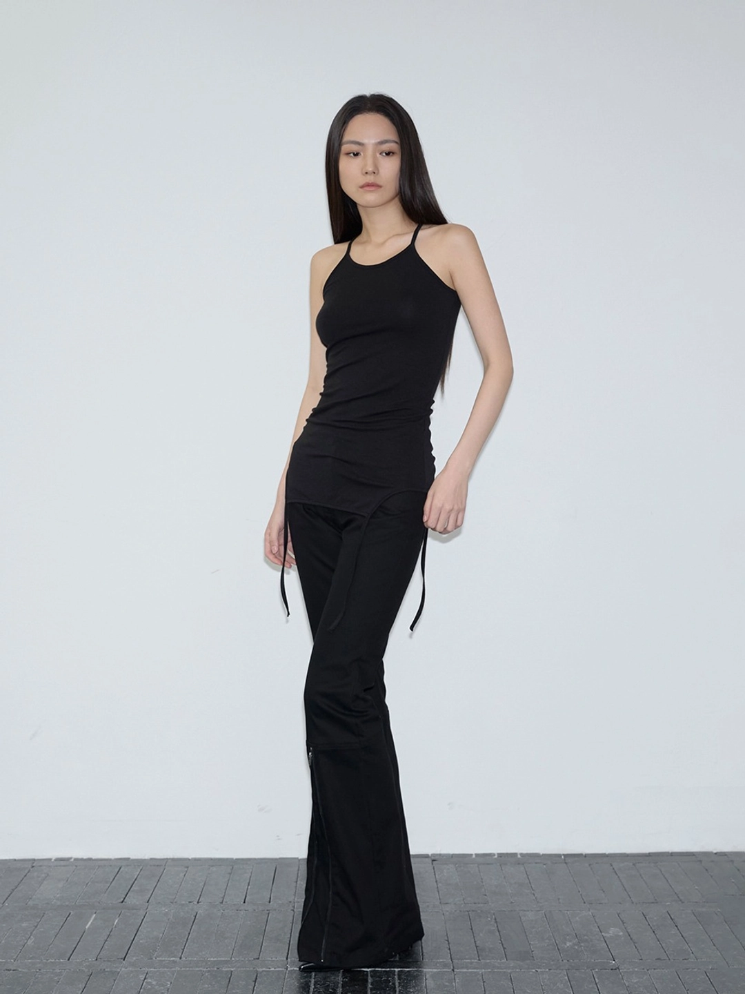 이네기 [2nd Reorder] Trace Strap Layered Sleeveless (black) 상품 이미지 1