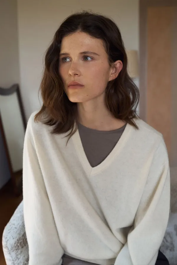 Wholegarment Wool 100% V-Neck Knit Top [LMBFAUKN311]-Cream