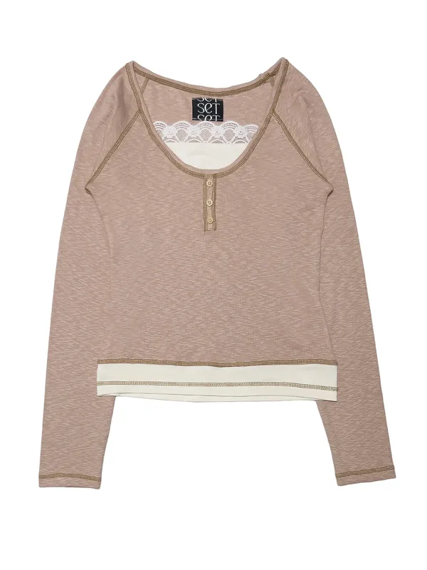 LACE LAYERED HENLEY TEE CORAL