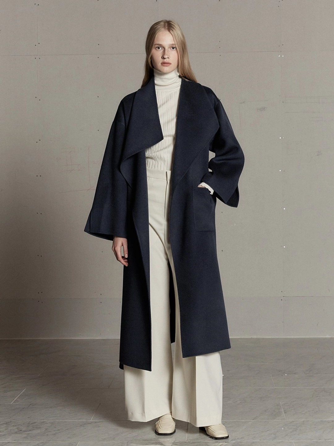 뮤제 [REFURB] LUNDI Merino Wool Unbalance Shawl Collar Handmade Coat_Indigo Navy 상품 이미지 1